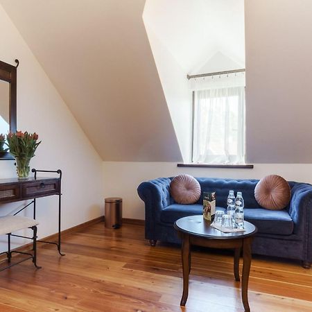 Apartamenty W Dworku Cheval Kraków Exteriör bild