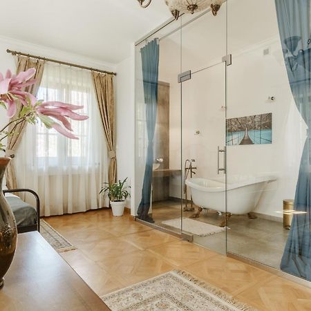 Apartamenty W Dworku Cheval Kraków Exteriör bild
