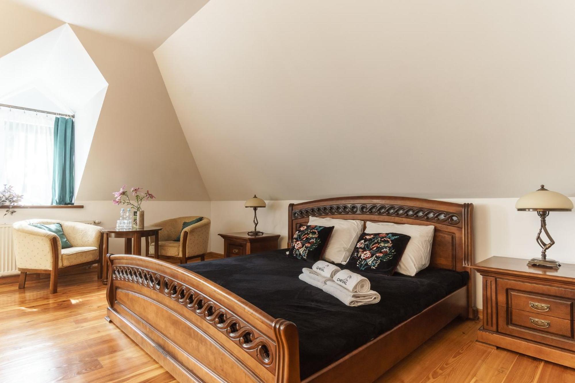 Apartamenty W Dworku Cheval Kraków Exteriör bild
