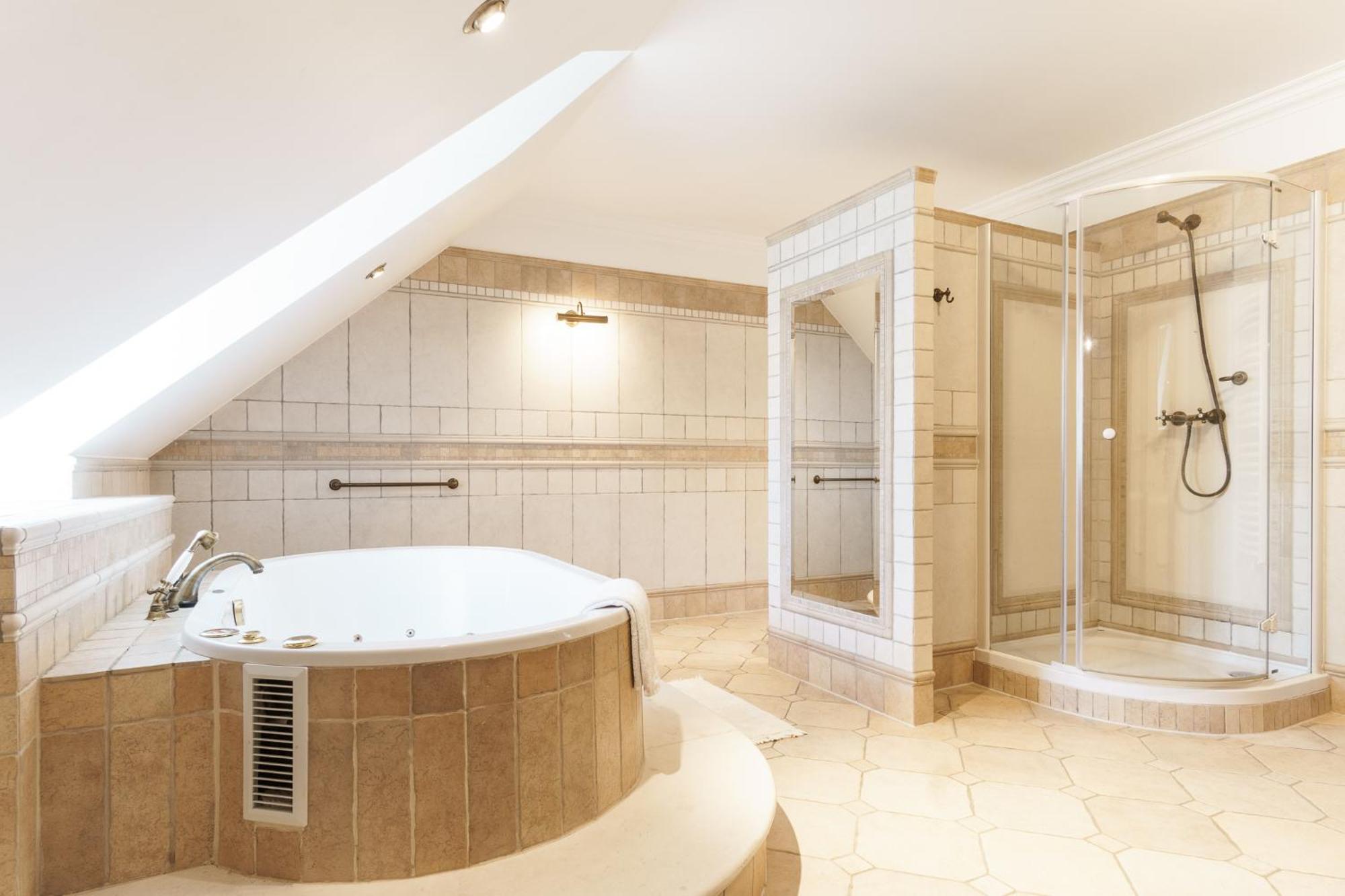 Apartamenty W Dworku Cheval Kraków Exteriör bild