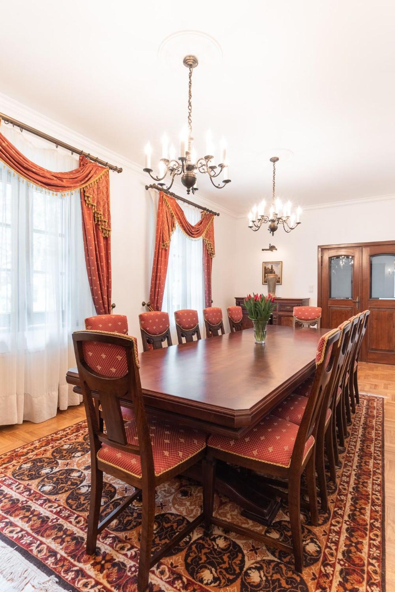 Apartamenty W Dworku Cheval Kraków Exteriör bild