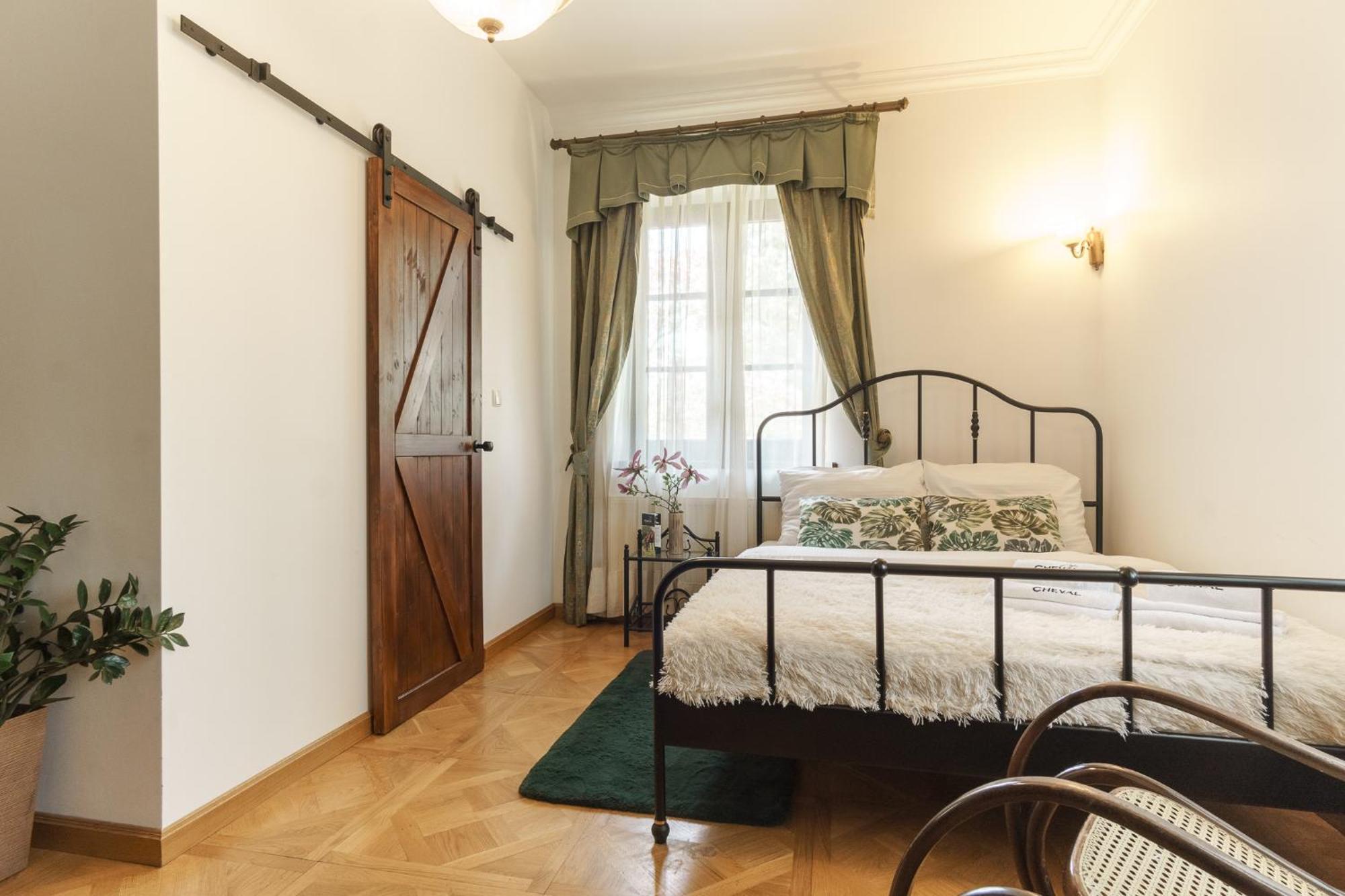 Apartamenty W Dworku Cheval Kraków Exteriör bild