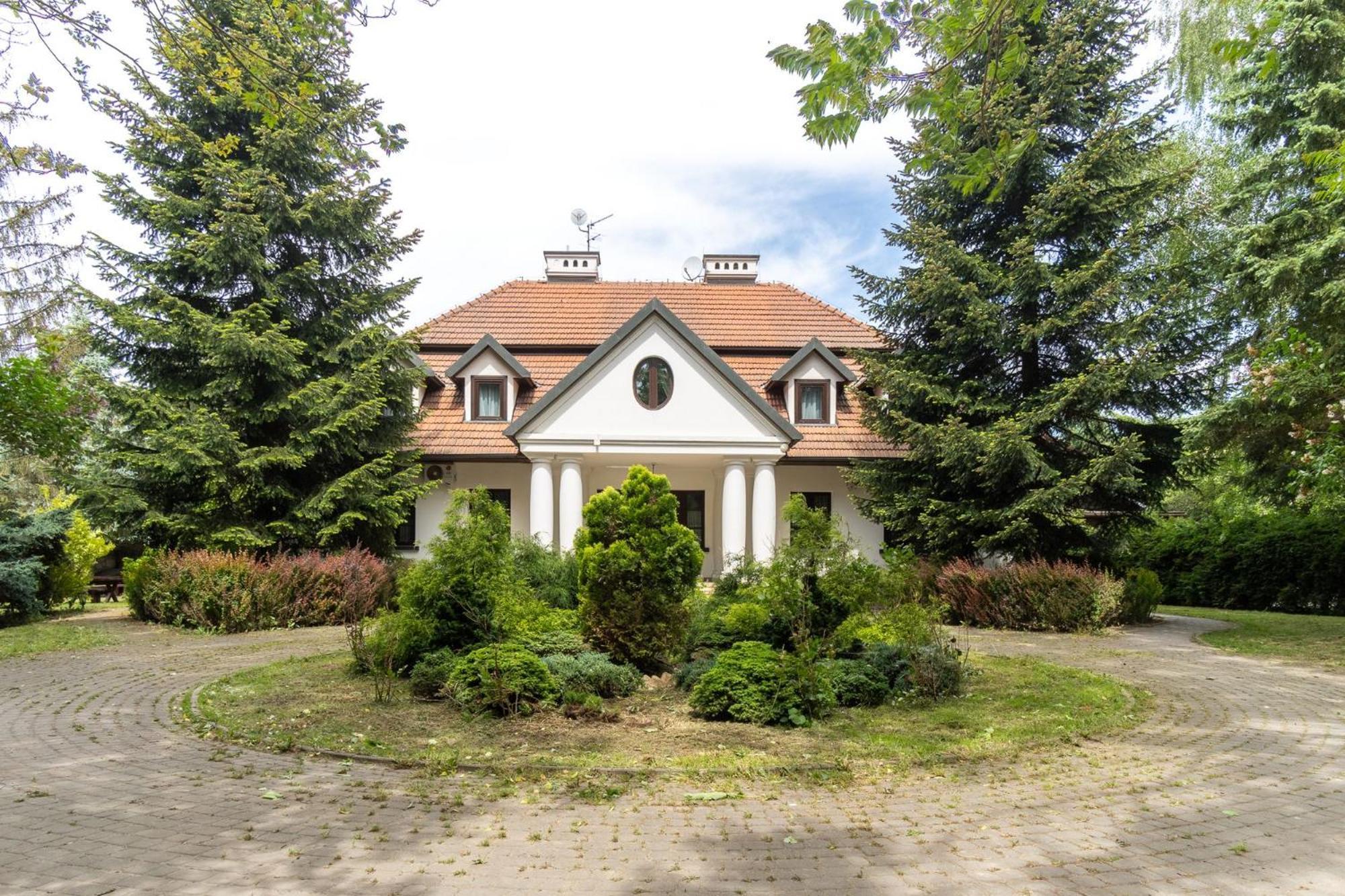Apartamenty W Dworku Cheval Kraków Exteriör bild